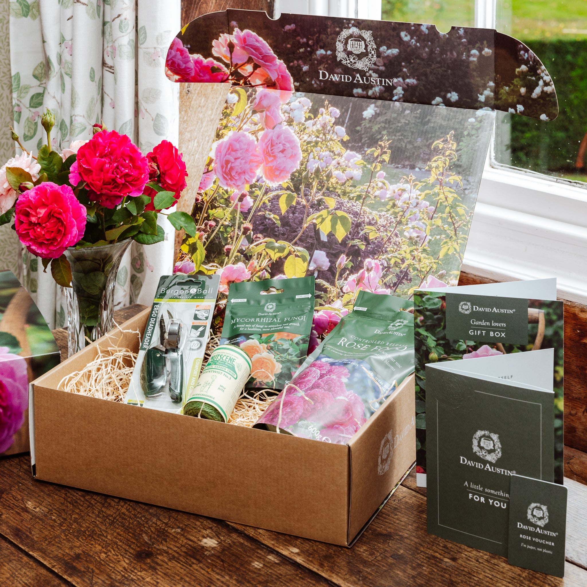 Garden Lovers gift box (Includes Rose Voucher)